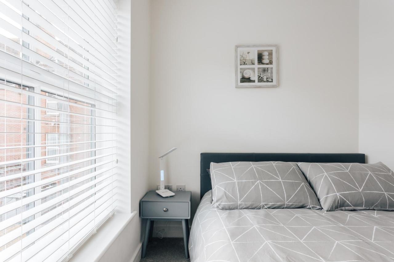 Central 2 Double Bedroom Flat With Parking Борнмут Экстерьер фото