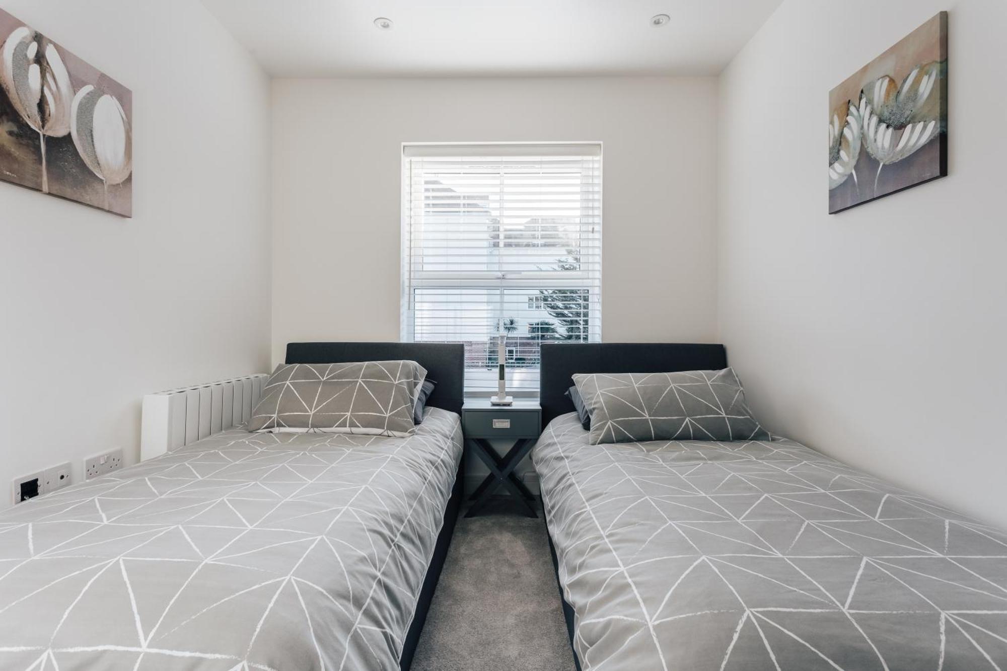 Central 2 Double Bedroom Flat With Parking Борнмут Экстерьер фото